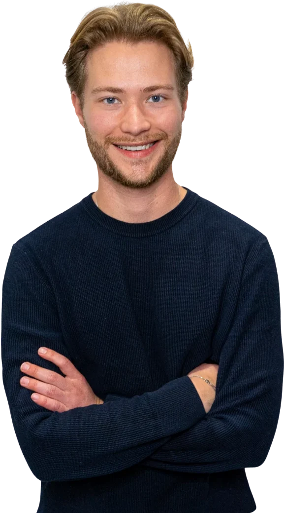 Luca de Groot met de armen over elkaar